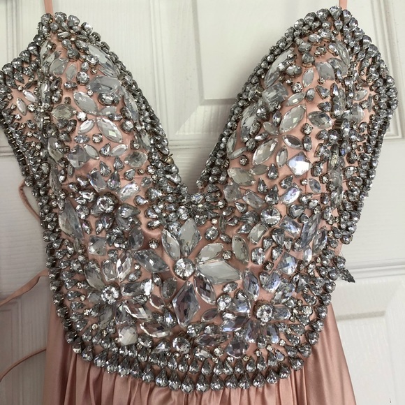 STUNNING PROM DRESS - Picture 3 of 8